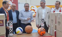 Sarı-kırmızı yürekler Kuşadalı öğrenciler için tek yürek oldu
