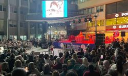 Nazilli’de 80’ler ve 90’lar rüzgarı: Cumhuriyet Meydanı’nda nostalji dolu gece