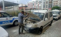 Aydın’da ilginç olay: Park halindeki araç kendi kendine çalışıp yandı