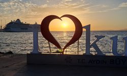 Yeşilin maviyle buluştuğu kentte günbatımı kızıllığı büyülüyor