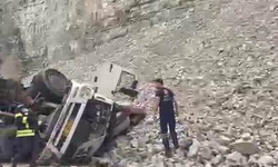 Feci kaza: Freni patlayan tırdan atlayan sürücü öldü