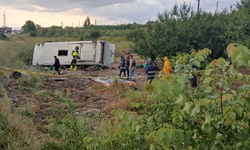 Tur otobüsü devrildi: 5 kişi öldü, 25 kişi yaralandı