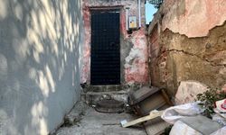 Eski koca dehşeti: Kezzap attığı eski karısı öldü, kızı ise yaşam savaşında