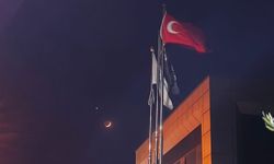 Aydın'da Türk bayrağı ile ay ve yıldız aynı karede