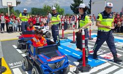 Aydınlı minikler trafiği jandarmadan öğrendi