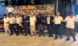 Başkan Cihangiroğlu, düğünde meclis üyeleriyle halay çekti