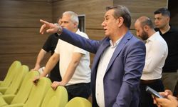 Efeler’de kültür ve sanatın yeni adresi Muzaffer İzgü oldu