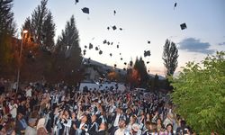 Karacasu MYO'da mezuniyet sevinci