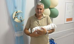 Koçarlılı başkan, dede oldu:Bebeğe, dedenin ismi verildi