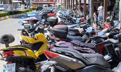 Kuşadası trafiği yaz sezonuyla iki tekere döndü
