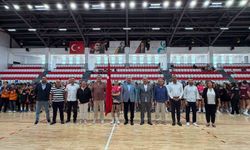 Minik hentbolcuların Türkiye şampiyonası Aydın’da başladı