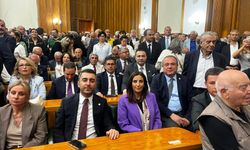 Özel’in yanında kenetlendiler