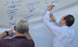 CHP Aydın'dan kurultay çağrısı: Pankarta imza attılar