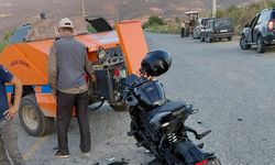 Nazilli’de motosiklet ve traktör çarpıştı: 2 ağır yaralı