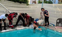 Havuzda 4 yaşındaki çocuk korkuttu
