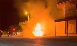 Elektrikli araç alevlere teslim oldu