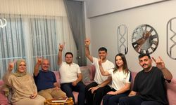 ADÜ'lü dekandan ‘Bozkurt’ pozu