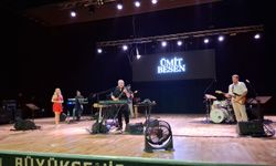 Aydın BŞB'nin Ümit Besen konserine yoğun ilgi