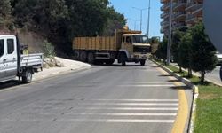 Aydın Büyükşehir'den Kuşadası'nda 'Bilboard' mesaisi