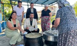 Başkan Cihangiroğlu, Akceşme’de vatandaşlara aşure dağıttı
