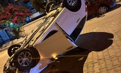 Didim'de korkutan kaza: Otomobil ters döndü