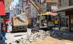 Efeler’de yol yenileme çalışmaları hız kesmiyor