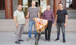 Germencik’te bisikletle gelen mutluluk: Arslan: “Böyle iyi başkan görmedim”