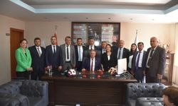 Karacasu'da Mustafa Büyükyapıcı ve Meclis üyeleri Yeni Parti'ye geçiyor