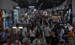 Mavişehir Pazarı’nda esnaf sezonu tam anlamıyla açtı