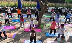 Efeler’de açık havada yoga zamanı