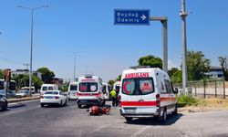 Nazilli'de kırmızı ışık ihlali kaza getirdi: Ambulans ve motosiklet çarpıştı : 1 yaralı