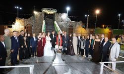 İzmir ve Aydın basını bu düğünde buluştu: Başeğmez ailesinin mutlu günü
