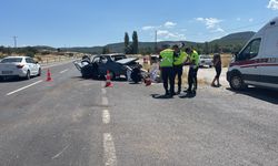 Otomobiller çarpıştı: 1 ölü, 4 yaralı