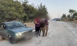 Eski kız arkadaşını ailesinin yanında silahla kaçırdı