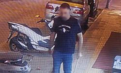 Aydın'da kafeye sopayla daldı, işletmeciyi darp etti: O anlar kamerada