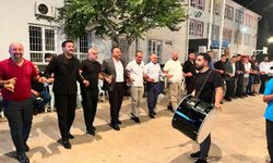 Başkan Cihangiroğlu düğünde halaya katıldı