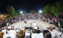 Didim Belediyesi halk müziği korosu konserine yoğun ilgi