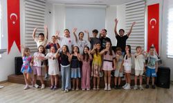 Efeler’de sahne minik yeteneklerin
