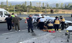 Otomobil su kanalına çarptı: 2 ölü 4 yaralı