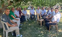 İYİ Parti Aydın, Bozkurt ailesini mutlu gününde yalnız bırakmadı