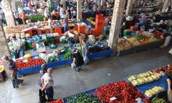 Karacasu pazarında yıllara meydan okuyor: 75 yaşında üretmeye devam ediyor