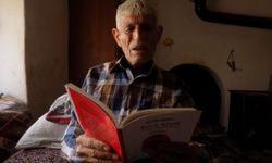 Karacasu’da kitap okuma sevgisiyle örnek olan Hüseyin Amca son yolculuğuna uğurlandı
