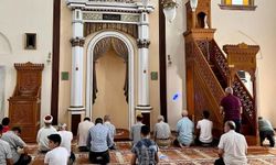Kuşadası’nda Din Görevlisi Krizi Büyüyor! : Cemaatten Diyanet’e Tepki