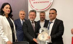 NTB başkanı Kırlıoğlu, incir zirvesinde Bakan Yumaklı’ya Efe’li hediye