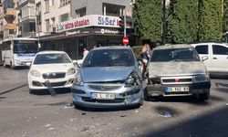 Aydın’da üç araç birbirine girdi