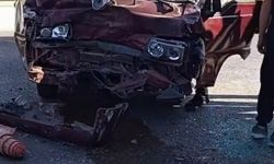 Aydın'da halı yüklü minibüs kamyona çarptı: 1 yaralı