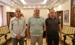 Başkan Kıvrak, her iki adayı buluşturdu: "Eşit mesafedeyim"