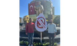 CHP’de 103. yıl tepkisi : İki başkan, çelenk bıraktı