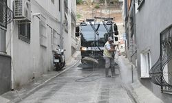 Kuşadası Belediyesi temizlik mesaisinde hız kesmiyor