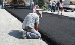 Kuşadası’nda Değirmendere Mahallesi’ne sıcak asfalt